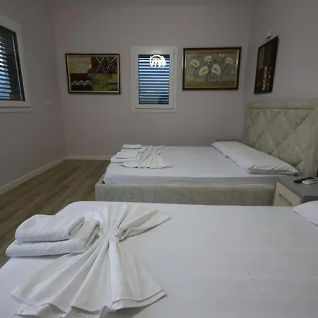 Vila Mario Himarë