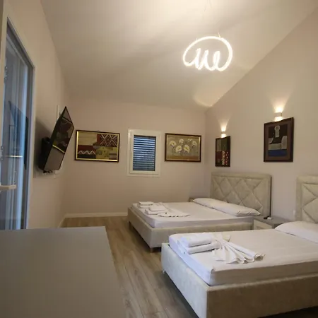 Vila Mario Himarë